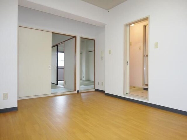 キャッスル305の物件内観写真